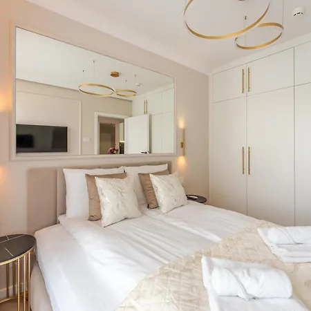 Apartament Marina Elegance Kołłątaja 7a- By Perłowa Przystań Rent