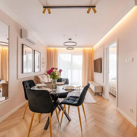 Marina Elegance Kollataja 7a- By Perlowa Przystan Rent Апартаменты *