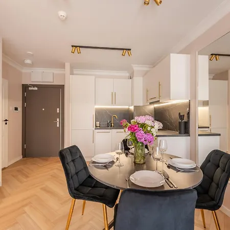 Marina Elegance Kollataja 7a- By Perlowa Przystan Rent Апартаменты *