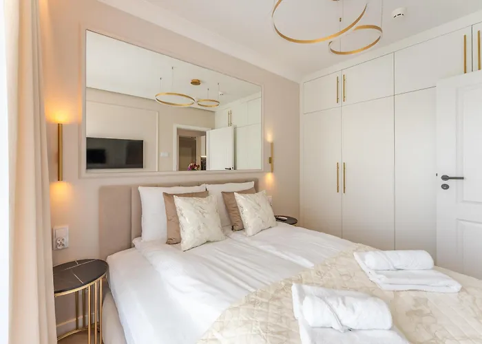 Apartament Marina Elegance Kołłątaja 7a- By Perłowa Przystań Rent