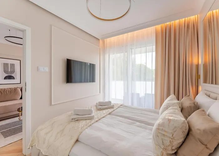 Apartament Marina Elegance Kołłątaja 7a- By Perłowa Przystań Rent